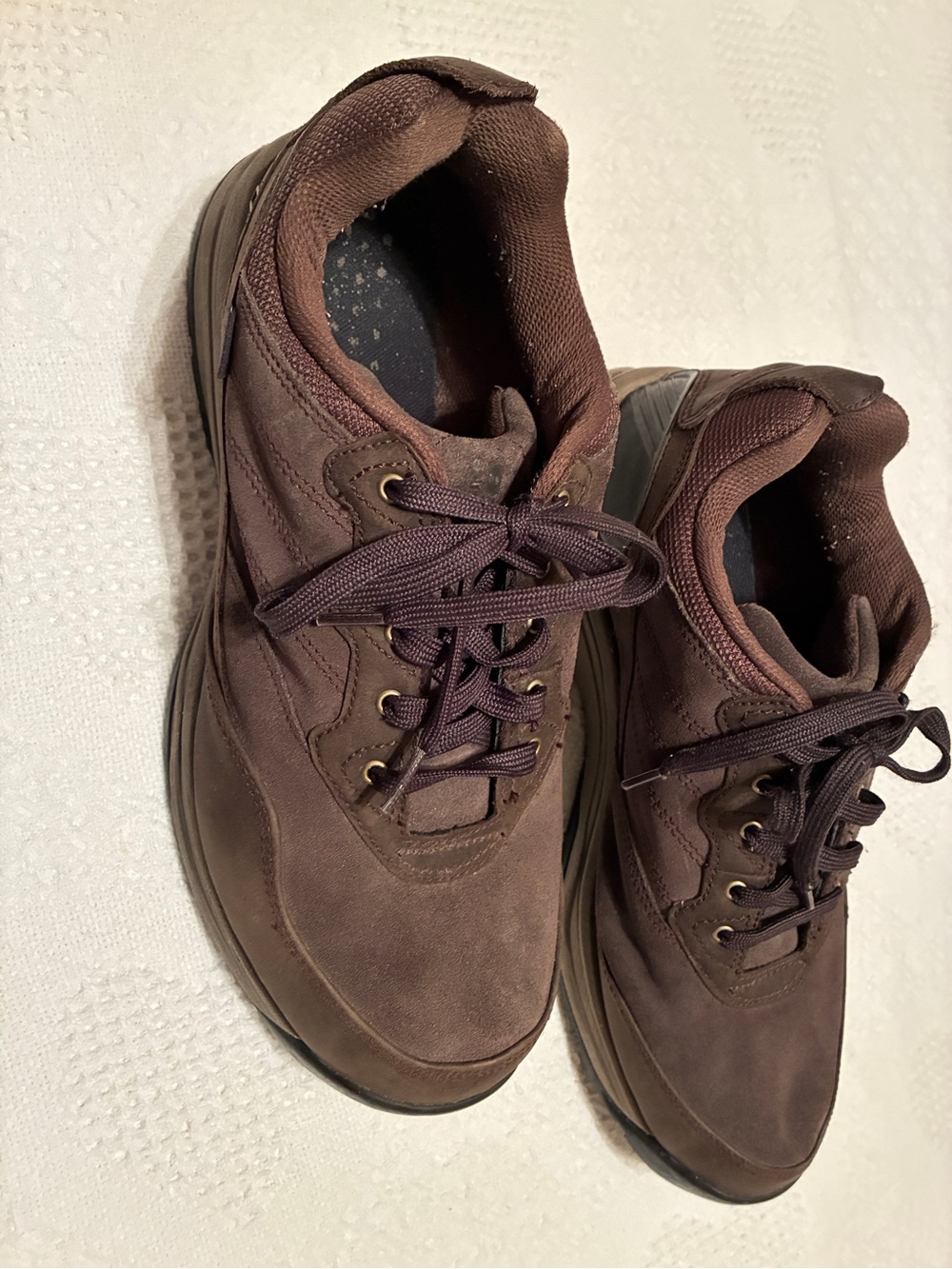 New Balance Men's Brown Lace-Up waterproof Sneakers